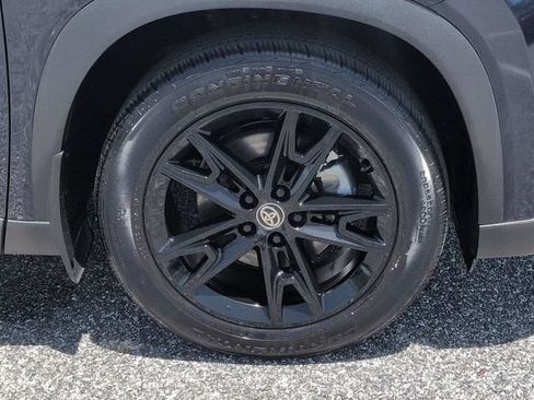 Certified 2024 Toyota Grand Highlander FWD image 11
