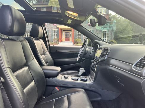 Used 2019 Jeep Grand Cherokee Limited w/ Luxury Group II AWD/4WD image 20