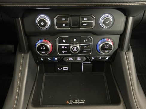 Used 2021 GMC Yukon AT4 w/ Technology Package image 14