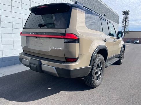 Certified 2024 Lexus GX 550 image 3