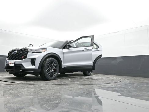 New 2026 Ford Explorer ST w/ Sun And Sound Package image 91