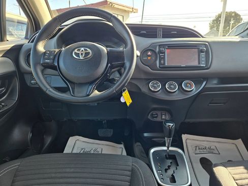 Used 2016 Toyota Yaris SE image 18