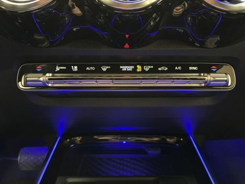 Certified 2025 Mercedes-Benz GLB 250 image 16