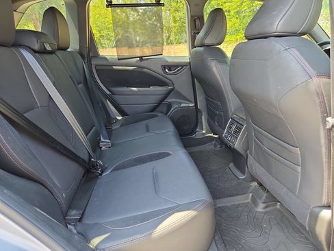 Used 2025 Subaru Forester Touring AWD/4WD image 25