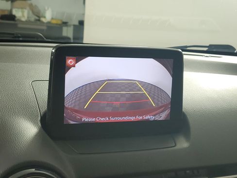 Used 2019 Toyota Yaris LE image 17