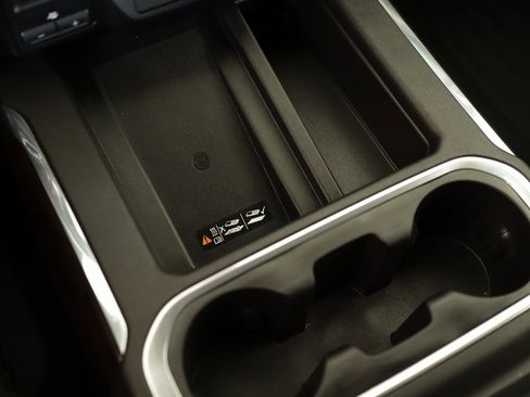 Used 2019 GMC Sierra 1500 SLT w/ SLT Premium Package image 18