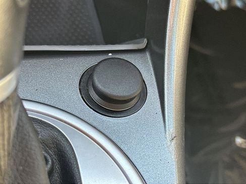 Used 2019 Volkswagen Beetle 2.0T SE image 28