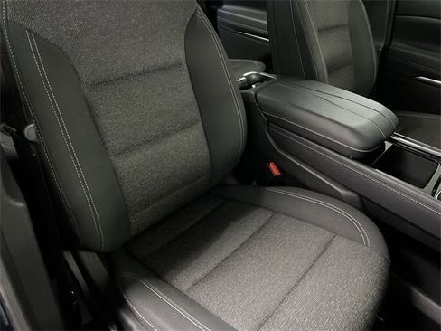 Certified 2025 Chevrolet Traverse LT image 28