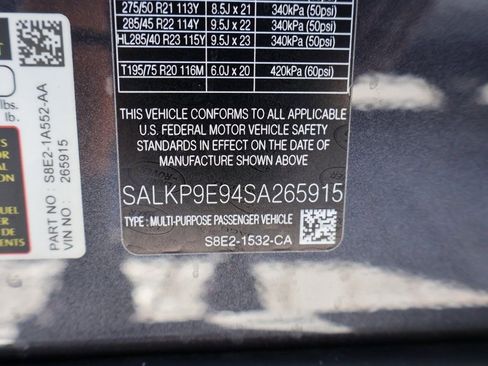 Certified 2025 Land Rover Range Rover SE image 38