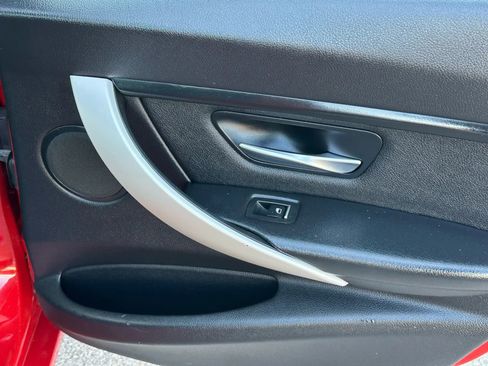 Used 2018 BMW 320i xDrive Sedan image 23