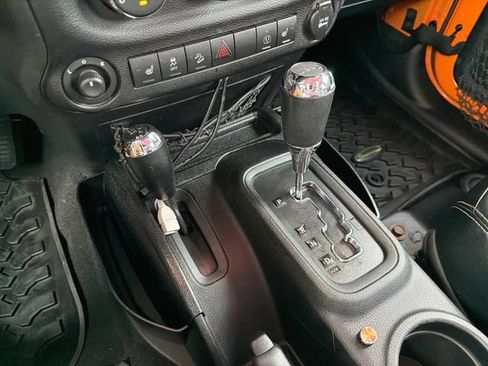 Used 2013 Jeep Wrangler Unlimited Rubicon w/ Dual Top Group AWD/4WD image 16