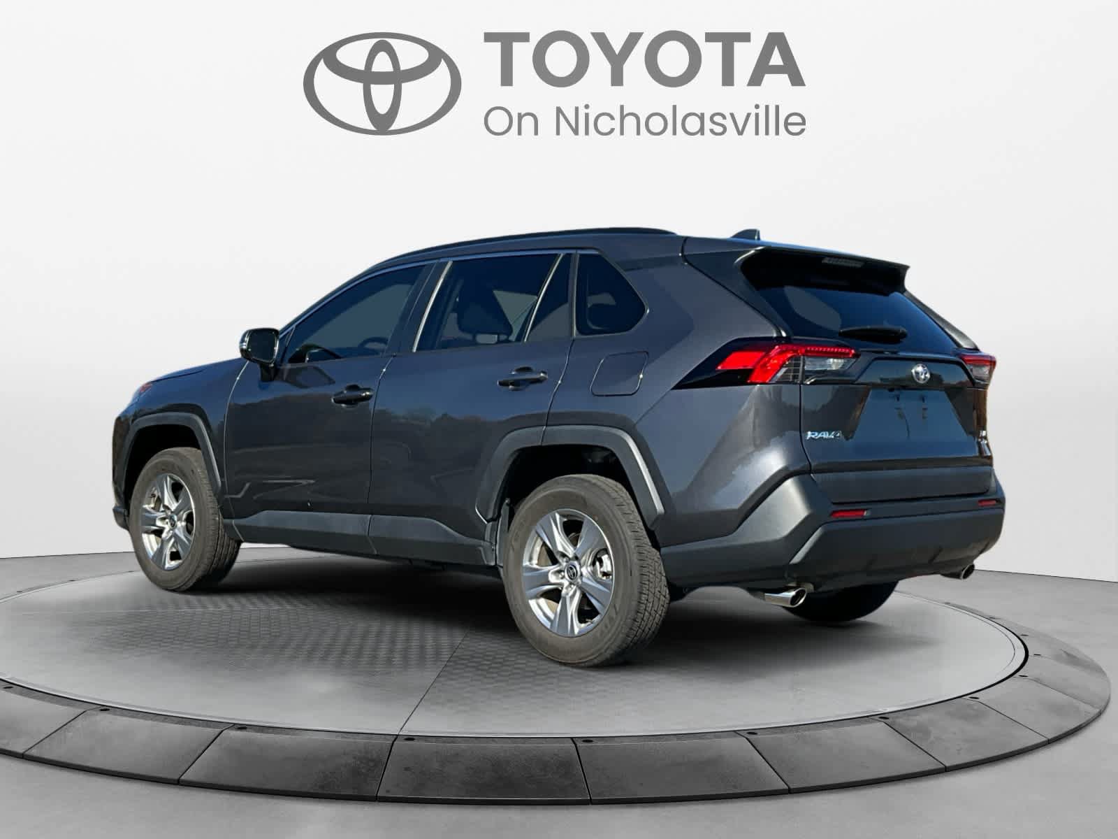 Used 2024 Toyota RAV4 XLE AWD/4WD image 3