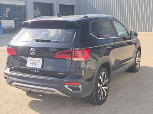 Used 2022 Volkswagen Taos SE AWD/4WD image 3