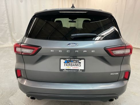 Used 2023 Ford Escape ST-Line image 4