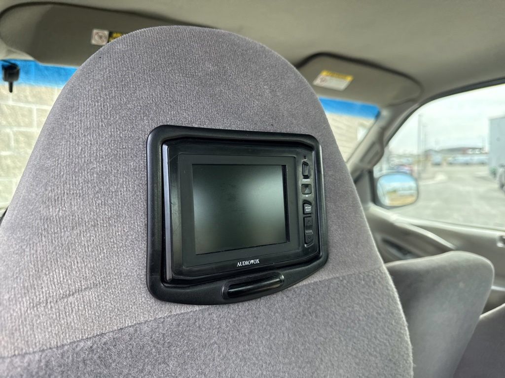 Used 1998 Ford Expedition XLT RWD image 17