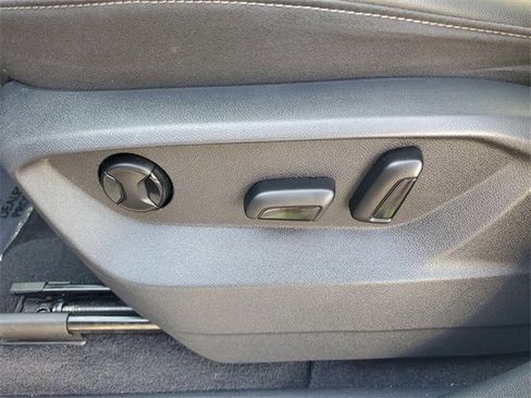 Used 2019 Volkswagen Atlas SE w/ Towing Package image 19