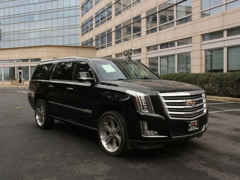 Used 2017 Cadillac Escalade ESV Platinum image 1