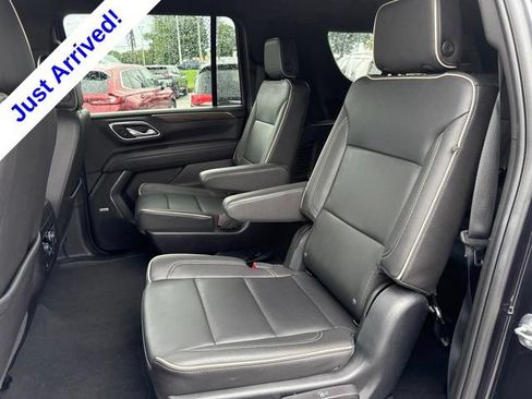 Used 2023 Chevrolet Suburban Premier RWD image 11