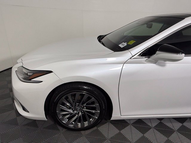 Used 2025 Lexus ES 350 Ultra Luxury w/ Accessory Package (Z2) FWD image 16
