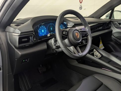 New 2026 Porsche Macan Turbo Electric image 17