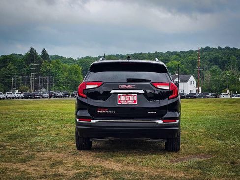 Used 2023 GMC Terrain SLT w/ Infotainment Package II AWD/4WD image 5