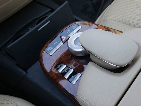 Used 2009 Mercedes-Benz S 550 image 10