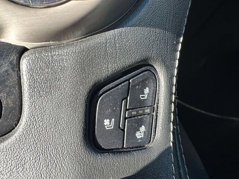Used 2019 GMC Yukon XL Denali RWD image 27