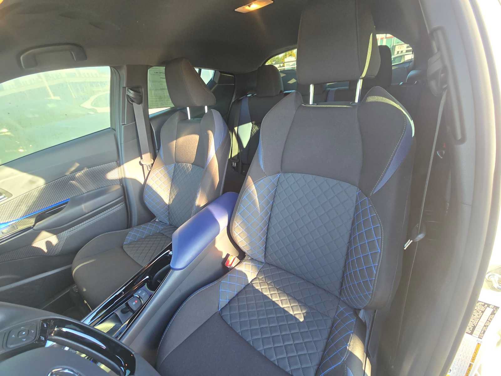 Used 2020 Toyota C-HR XLE FWD image 22