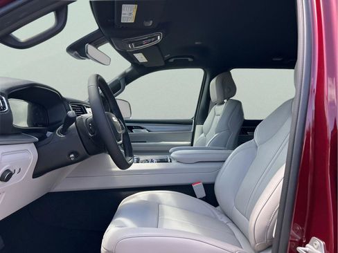 New 2026 Jeep Grand Wagoneer 2WD image 9
