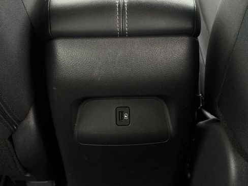 Used 2025 Nissan Sentra SV FWD image 21