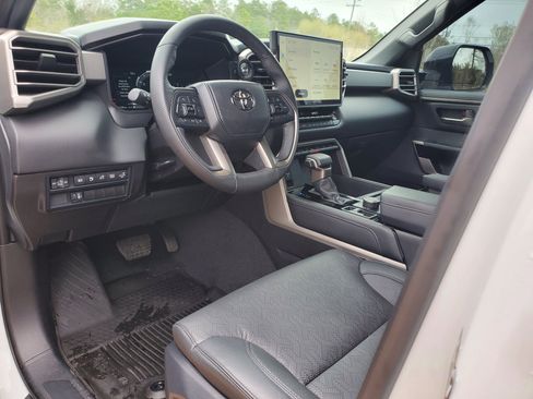 Used 2025 Toyota Tundra Limited image 17