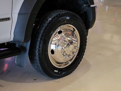 Used 2018 Ford F550 2WD Regular Cab Super Duty image 43