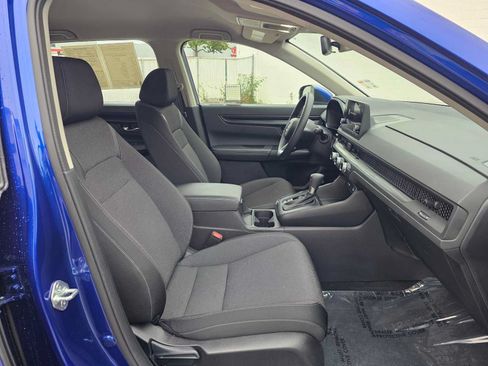 Used 2023 Honda CR-V LX image 10