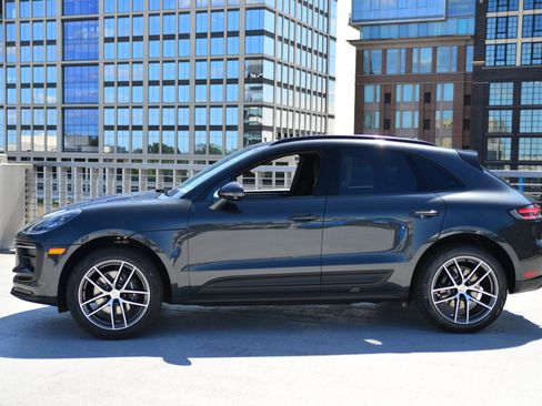 New 2026 Porsche Macan image 2