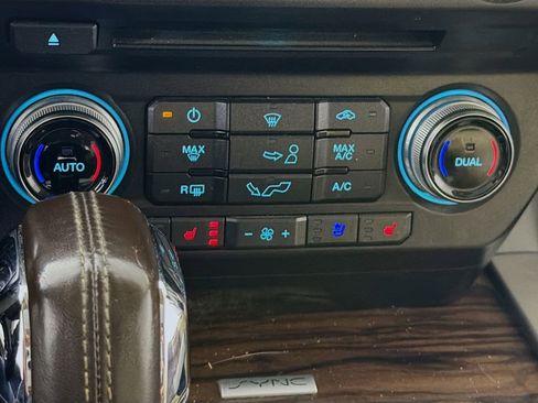 Used 2018 Ford F150 Lariat w/ Equipment Group 502A Luxury image 25