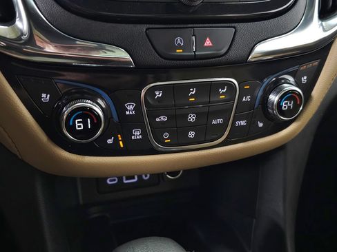 Used 2022 Chevrolet Equinox Premier AWD/4WD image 31