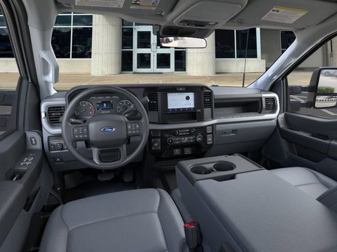 New 2025 Ford F250 XL w/ XL Chrome Package image 31