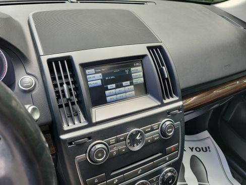 Used 2014 Land Rover LR2 AWD/4WD image 28