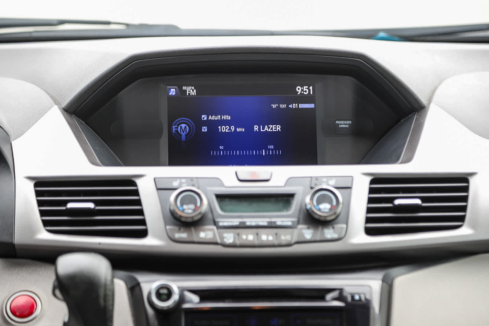 Used 2016 Honda Odyssey Touring Elite image 14