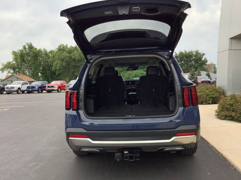 Used 2025 Kia Sorento EX w/ Panoramic Sunroof Package FWD image 7