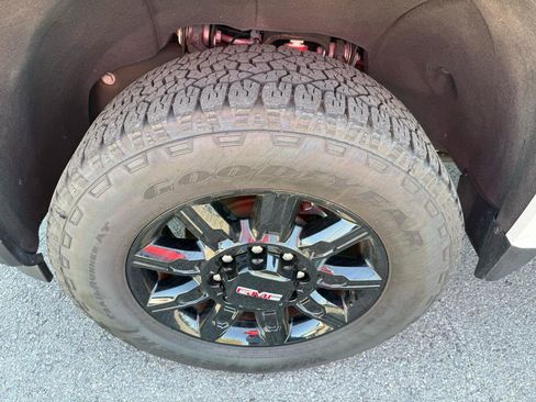 Used 2024 GMC Sierra 2500 AT4 w/ AT4 Premium Plus Package image 44