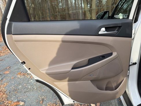 Used 2019 Hyundai Tucson Sport image 14