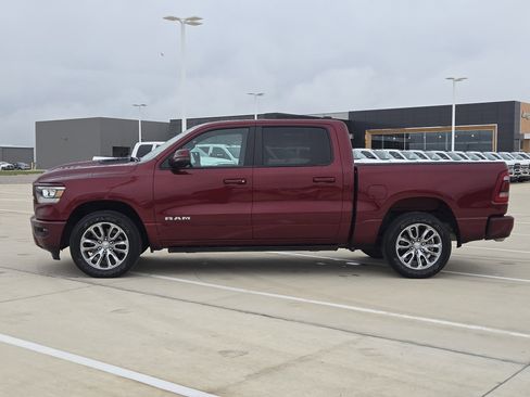 Used 2024 RAM 1500 Laramie AWD/4WD image 5