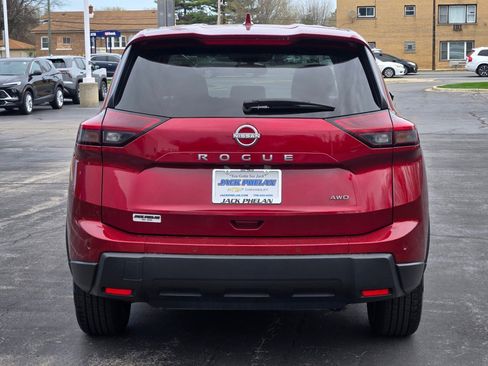 Used 2025 Nissan Rogue SV AWD/4WD image 12