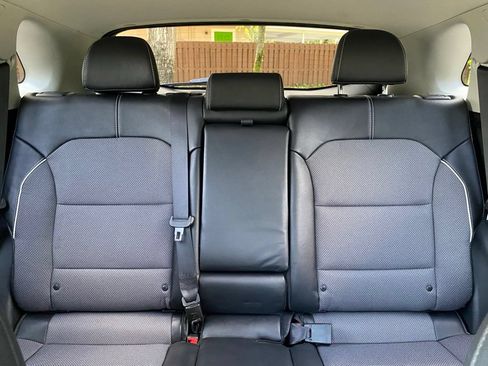 Used 2022 Kia Niro EX w/ Cold Weather Package FWD image 17