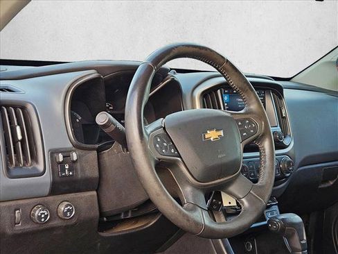 Used 2020 Chevrolet Colorado Z71 image 9