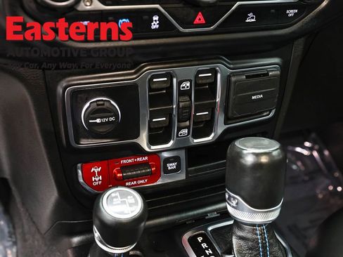 Used 2022 Jeep Wrangler Unlimited Rubicon 4xe AWD/4WD image 21