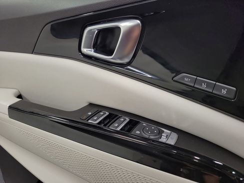 Used 2022 Kia Carnival SX FWD image 20