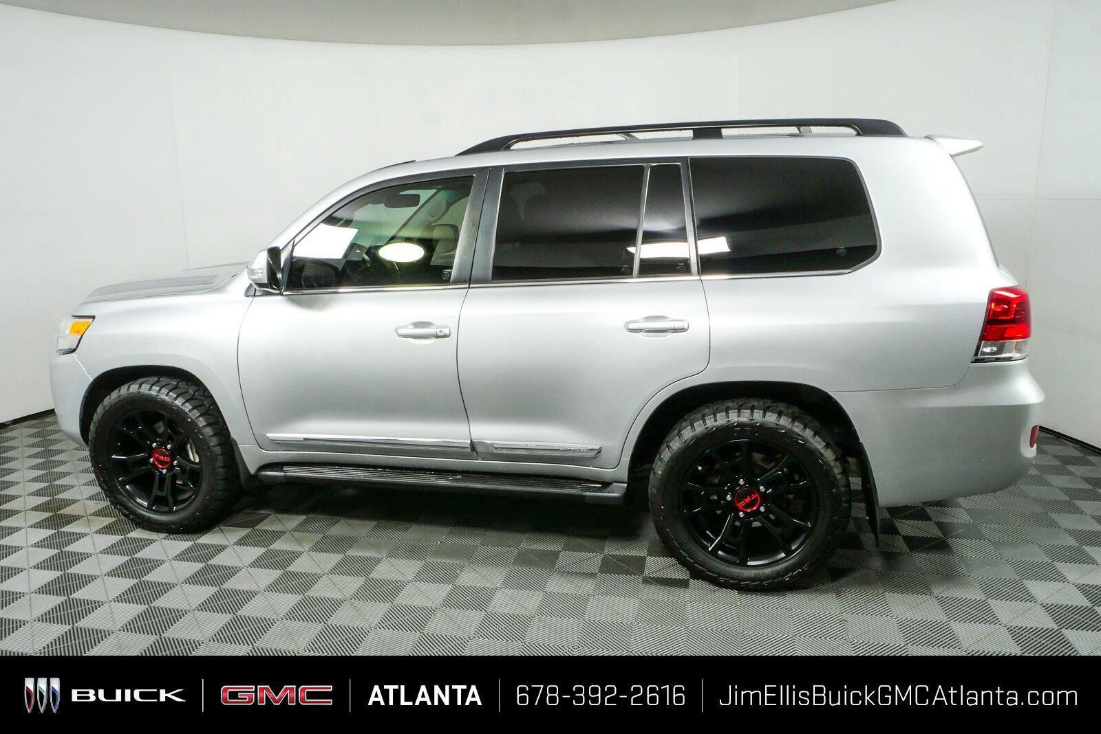 Used 2017 Toyota Land Cruiser AWD/4WD image 32