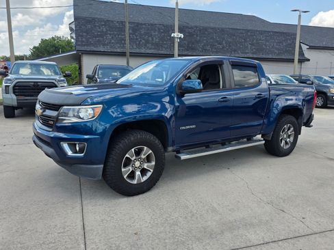 Used 2019 Chevrolet Colorado Z71 AWD/4WD image 2